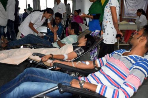 blood donation camp at JGCC by NSS